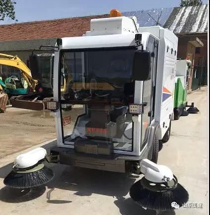 環(huán)衛(wèi)電動(dòng)掃地車